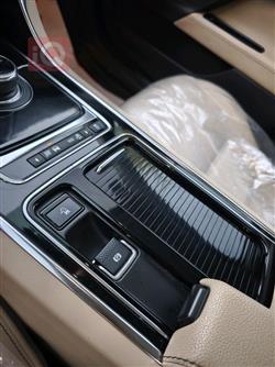 جاكوار XE